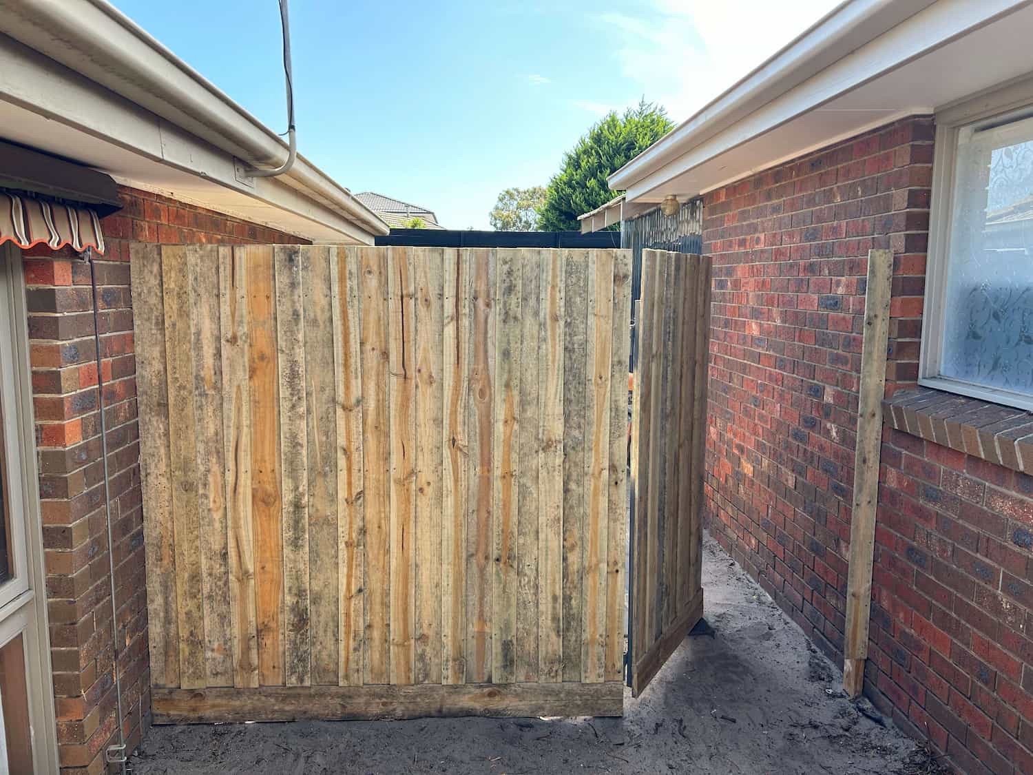 Side Gate & Privacy Fence